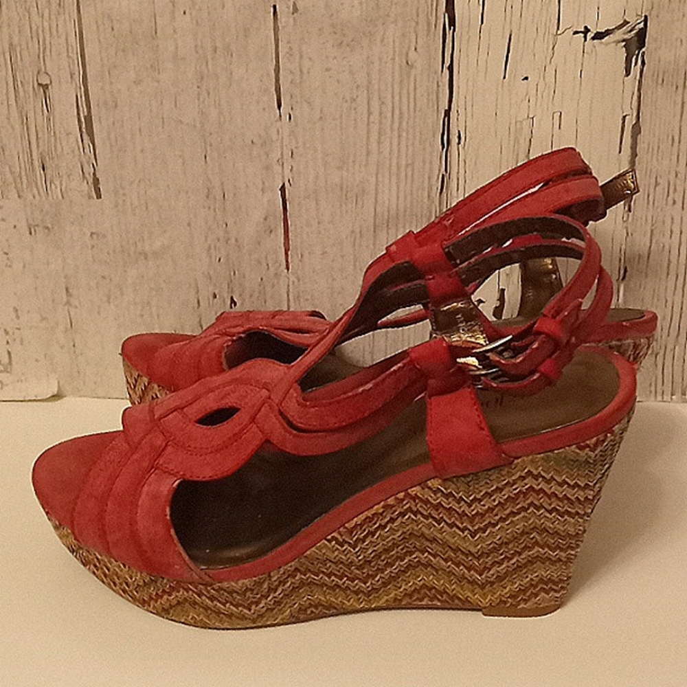Shoes - Picture 2 of 4